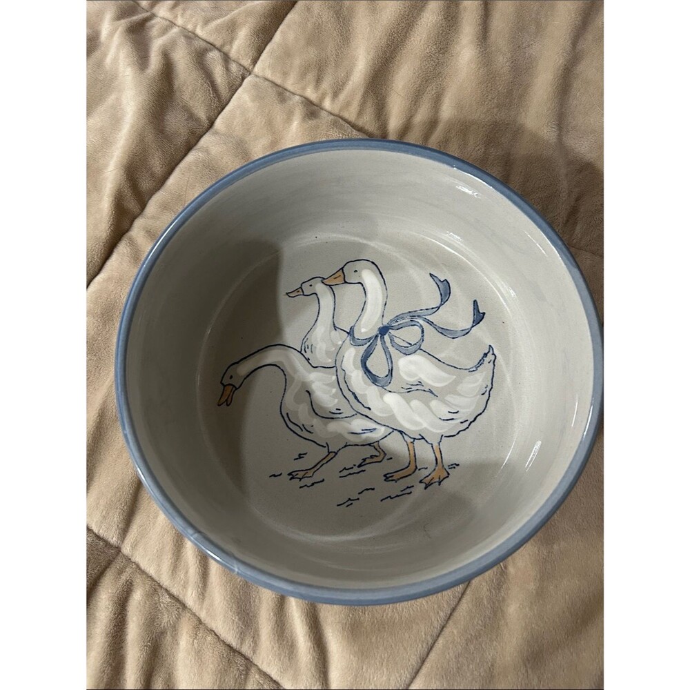 Louisville Stoneware Gaggle of Geese Soufflé Dish Ceramic 9”